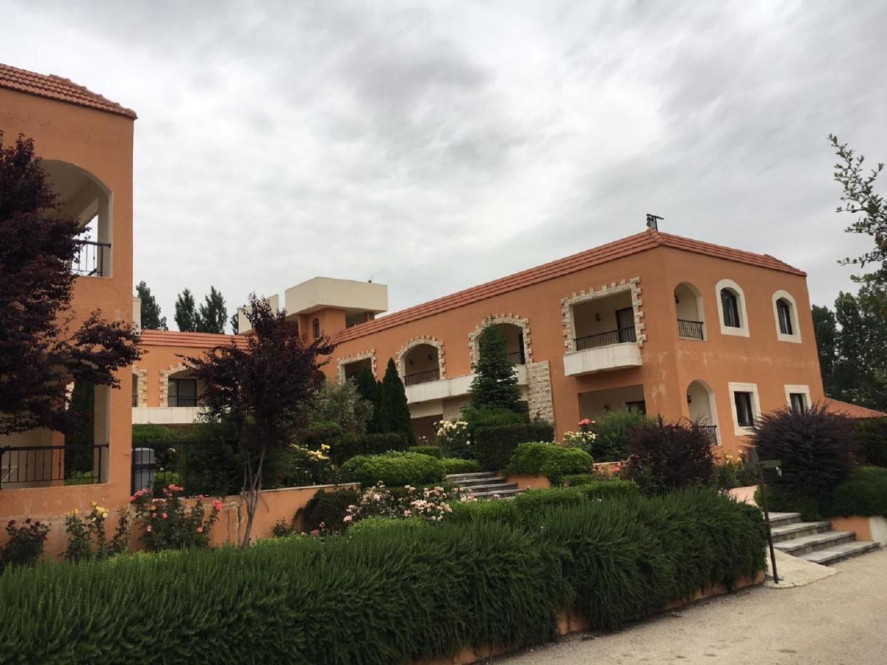 West Bekaa Country Club Hotel Exterior photo